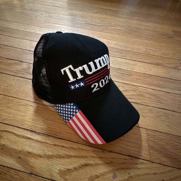 Trump 2024 Black Trucker Snapback Hat Cap - Picture 1 of 5